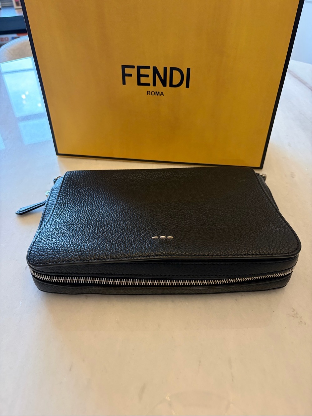Fendi Black Pebbled Leather Messenger Pouch - Picture 3 of 10